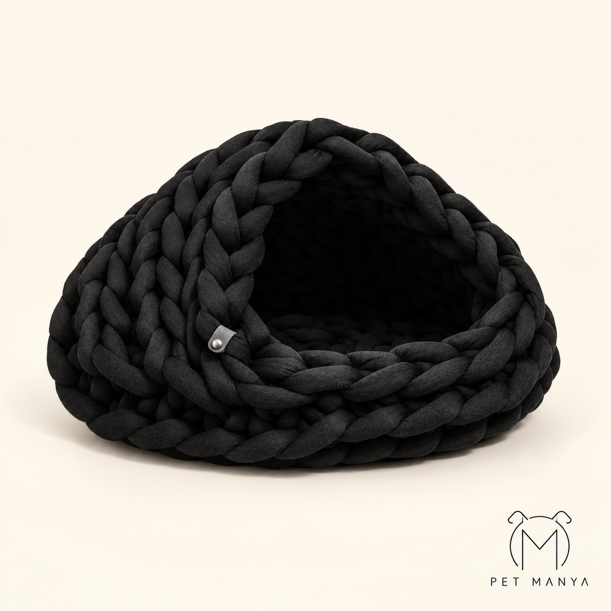 PETMANYA Super-Soft Woven Winter Pet Nest - plush interior detail